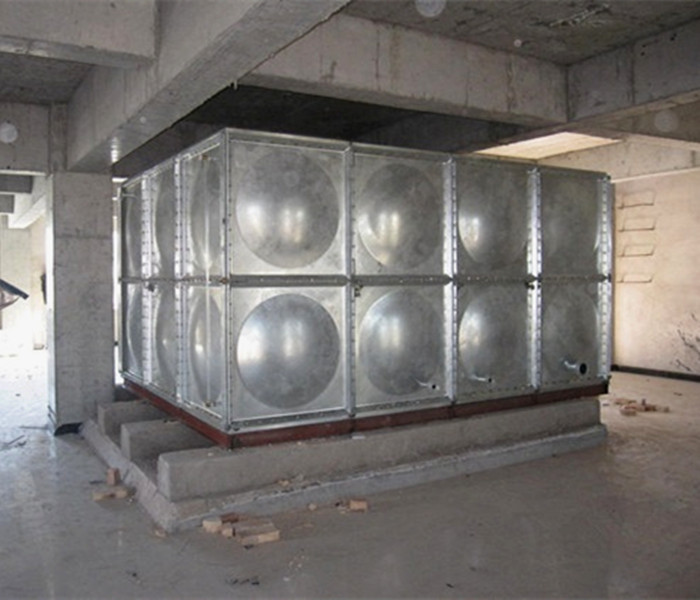 鍍鋅水箱安裝時不打底座基礎(chǔ)會帶來什么隱患?