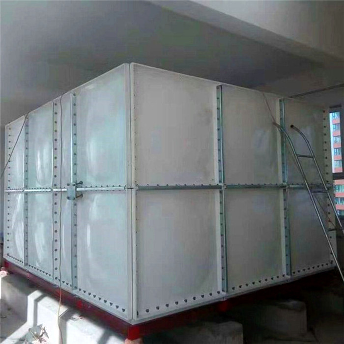 玻璃鋼水箱出現(xiàn)漏水點(diǎn)后應(yīng)該如何進(jìn)行維修