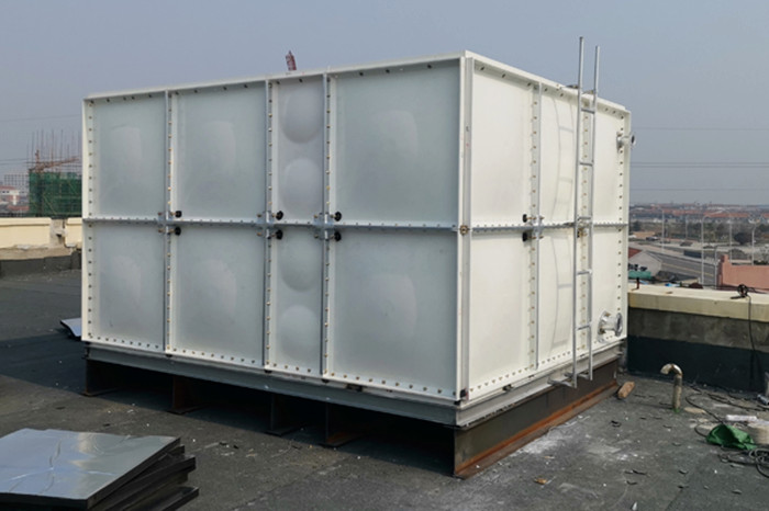 玻璃鋼水箱的優(yōu)勢是什么？